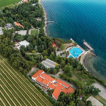 Arija - 3* Debeli Rtic